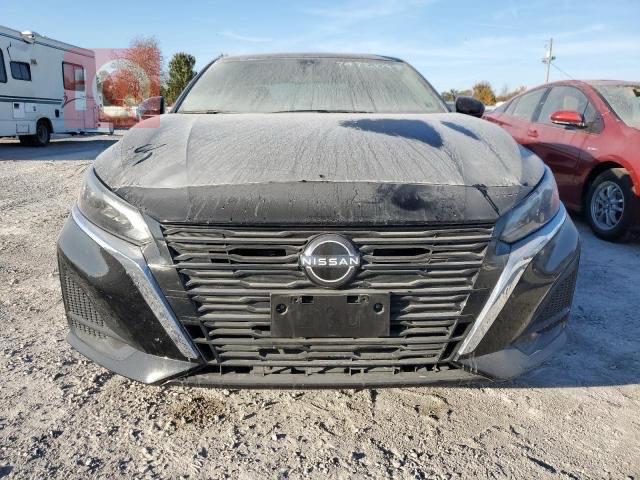 نیسان ئەلتیما